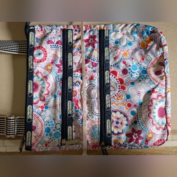 LeSportsac Crossbody - Picture 3 of 5